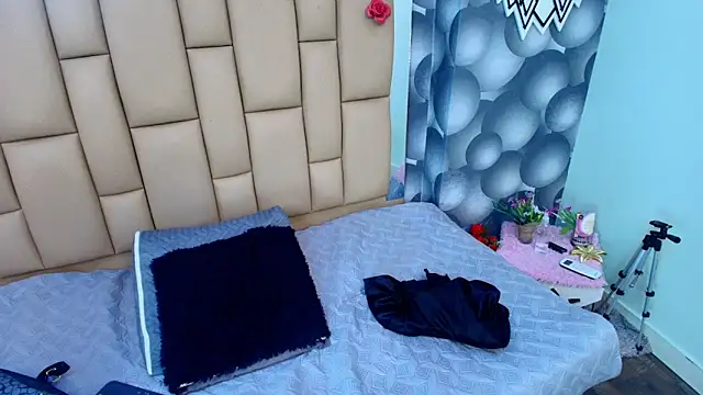 Snapshot of lil_miia chatting on 14, 2, 2026 lil miia online show from 14, 2, 2026