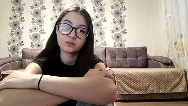 ZyntraLoom online show from 8, 2, 2026