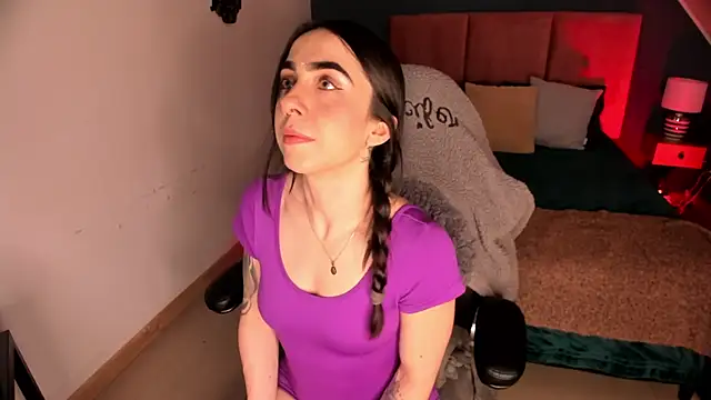 Luna tagliaferri online show from 10, 4, 2026