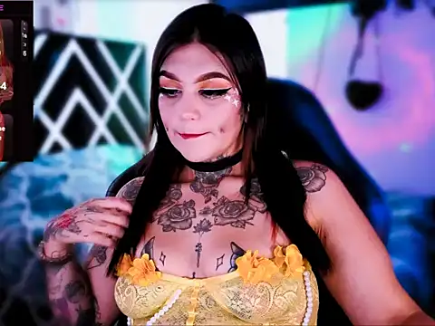 Zoeee 001 online show from 6, 2, 2026