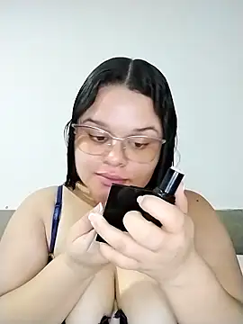 SamanthaStonee online show from 7, 6, 2026