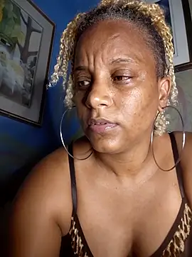 Snapshot of BadGyalGem chatting on 4, 7, 2026 BadGyalGem online show from 4, 7, 2026