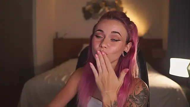 Sarah Pink online show from 9, 4, 2026