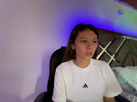 Snapshot of alison_parkerr26 chatting on 5, 2, 2026 alison parkerr26 online show from 5, 2, 2026