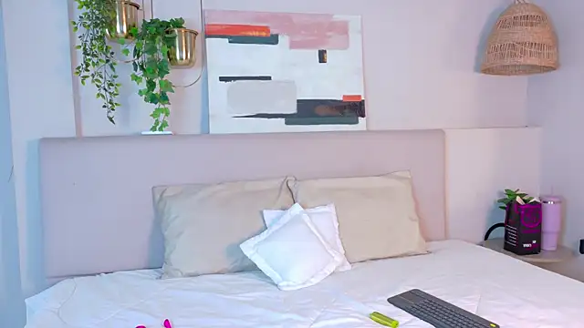 VioletBloomm online show from 9, 2, 2026