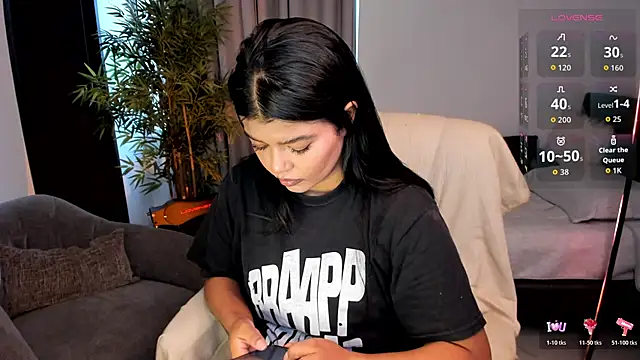 moonhelen online show from 10, 6, 2026