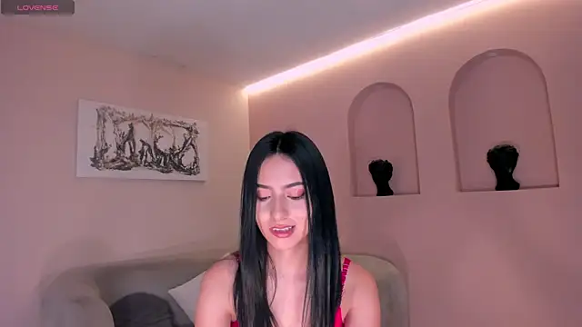 LucieMartin online show from 8, 4, 2026