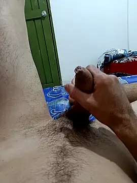 Snapshot of elvergon8721 chatting on 4, 3, 2026 elvergon8721 online show from 4, 3, 2026