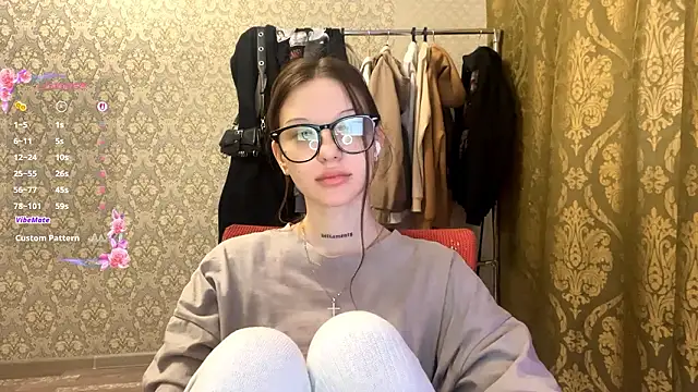 Snapshot of LumPetal chatting on 12, 2, 2026 LumPetal online show from 12, 2, 2026