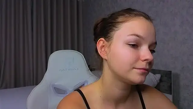 Snapshot of ElizaPizza chatting on 25, 5, 2026 ElizaPizza online show from 25, 5, 2026