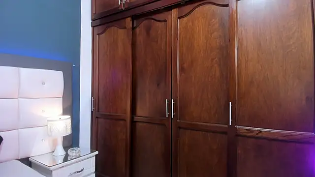 RED VIOLETH online show from 2, 2, 2026