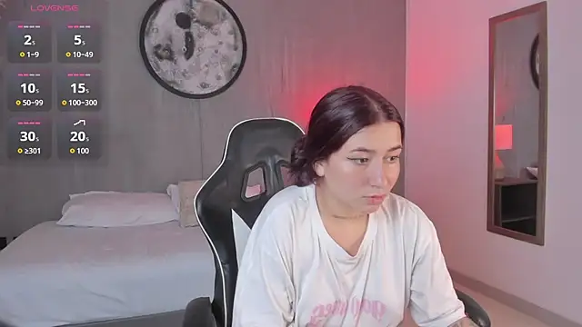 charlottee27  online show from 1, 3, 2026