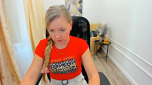 CharlotteKerti online show from 3, 6, 2026
