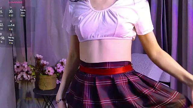 Snapshot of NicoleLuxe chatting on 3, 3, 2026 NicoleLuxe online show from 3, 3, 2026