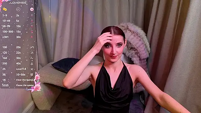 NicoleLuxe online show from 2, 4, 2026