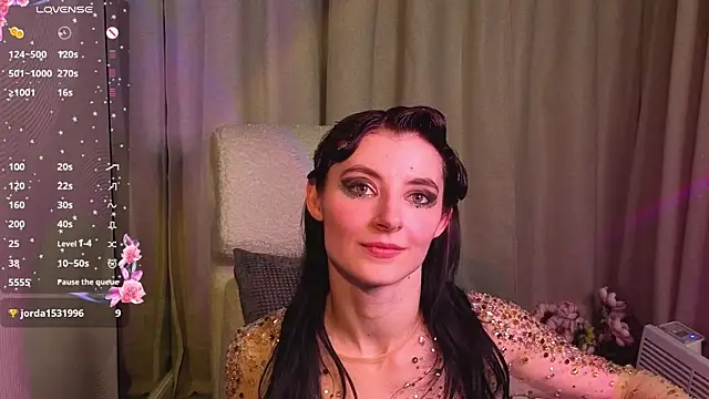 NicoleLuxe online show from 16, 4, 2026