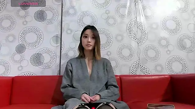 Snapshot of erinaka123 chatting on 5, 4, 2026 erinaka123 online show from 5, 4, 2026