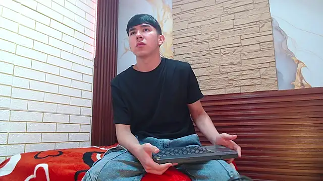 Snapshot of massimoferrera303av chatting on 2, 2, 2026 massimoferrera303av online show from 2, 2, 2026