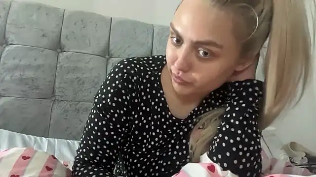 kirstiex online show from 3, 2, 2026