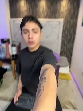 Samu Hott online show from 9, 2, 2026