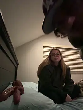 xxlivecouple online show from 8, 2, 2026