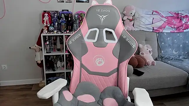 MollysLand online show from 27, 3, 2026