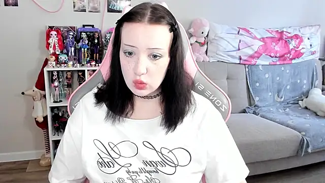 MollysLand online show from 2, 4, 2026