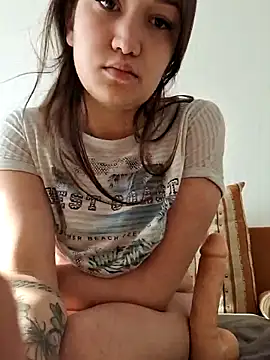 RoxyWeb18 online show from 15, 4, 2026