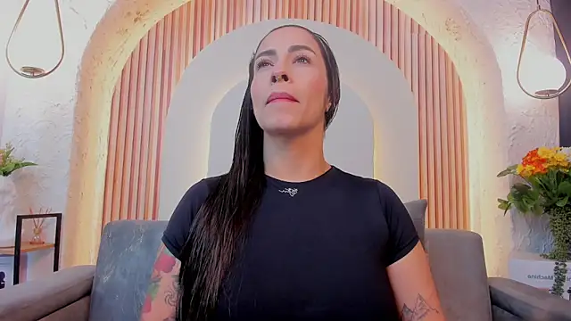 violet scott  online show from 26, 3, 2026