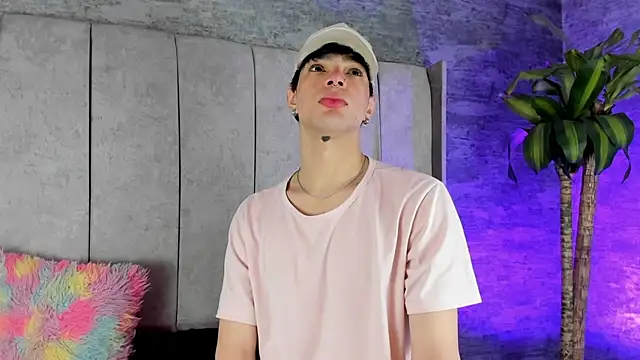 Snapshot of Elbombondelcircuit chatting on 27, 2, 2026 Elbombondelcircuit online show from 27, 2, 2026