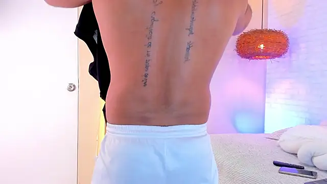 jekvalentino online show from 10, 7, 2026