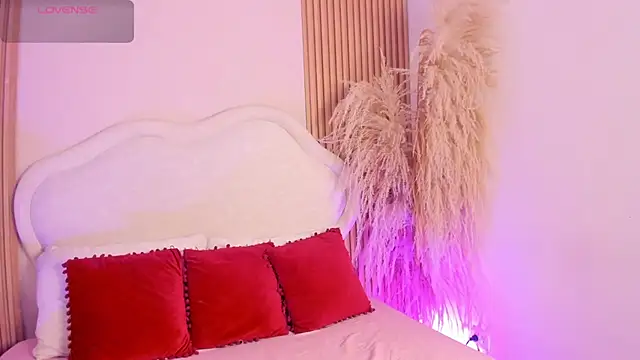 rebeca taylor online show from 24, 3, 2026