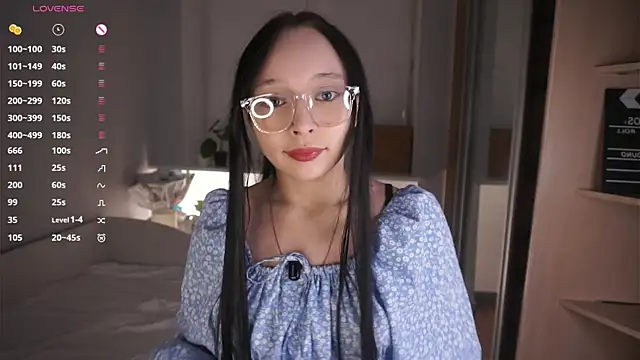 HannaHayles online show from 9, 3, 2026