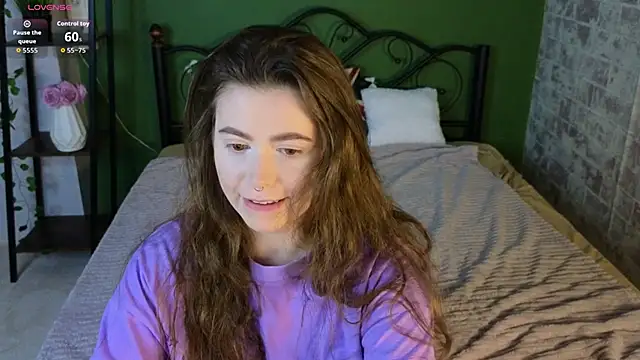 LovingWhisperr online show from 16, 4, 2026