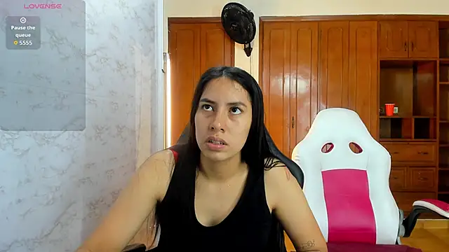 Emily and Soffy online show from 10, 3, 2026