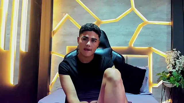 FemNoa online show from 18, 2, 2026