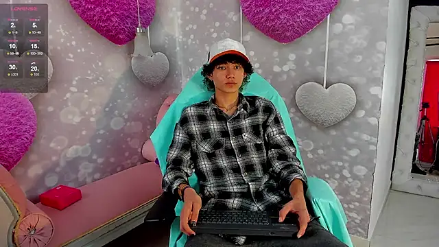 Snapshot of thanier_18 chatting on 8, 2, 2026 thanier 18 online show from 8, 2, 2026