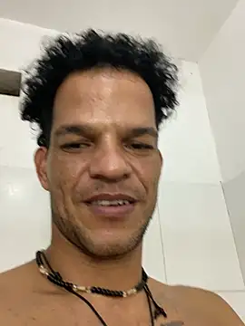 Snapshot of MaxyRyan chatting on 2, 3, 2026 MaxyRyan online show from 2, 3, 2026