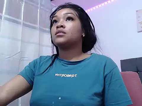 Snapshot of latin_riahnna_jp chatting on 9, 2, 2026 latin riahnna jp online show from 9, 2, 2026