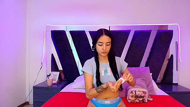 sophia love   online show from 26, 2, 2026