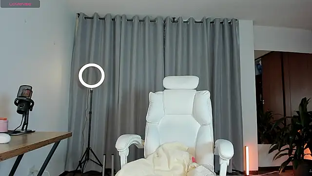 karinnixx online show from 15, 3, 2026