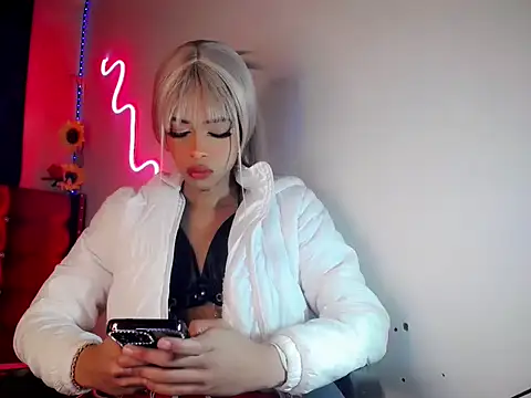 Snapshot of DahliaGill chatting on 15, 6, 2026 DahliaGill online show from 15, 6, 2026