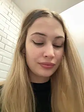 Snapshot of blonde_exe chatting on 27, 2, 2026 blonde exe online show from 27, 2, 2026