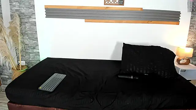 Lia James  online show from 7, 3, 2026