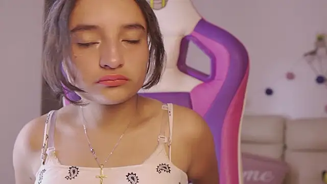  emily jonexs online show from 12, 2, 2026