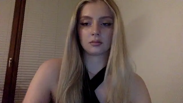 Snapshot of MayaWetDream chatting on 28, 4, 2026 MayaWetDream online show from 28, 4, 2026