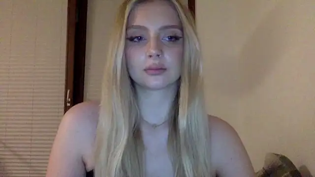 Snapshot of MayaWetDream chatting on 5, 5, 2026 MayaWetDream online show from 5, 5, 2026
