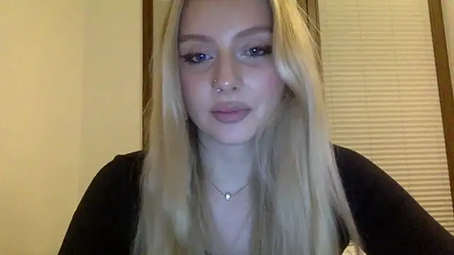 Snapshot of MayaWetDream chatting on 12, 5, 2026 MayaWetDream online show from 12, 5, 2026