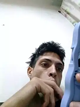 CubanoxxxSex online show from 4, 2, 2026