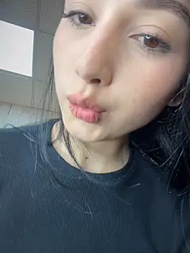 BadLilAngelXXX online show from 4, 4, 2026